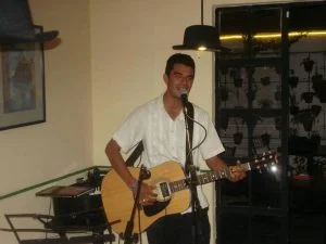 david renteria en el cafe chaplin